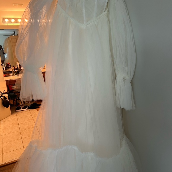 Beautiful cream tulle gown!  NWOT - Picture 3 of 5